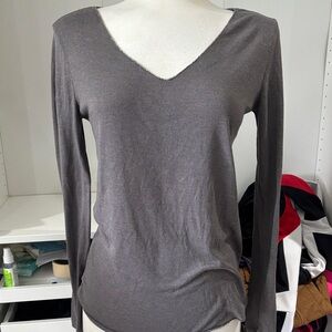 Women's V-Neck Sweater in Taupe